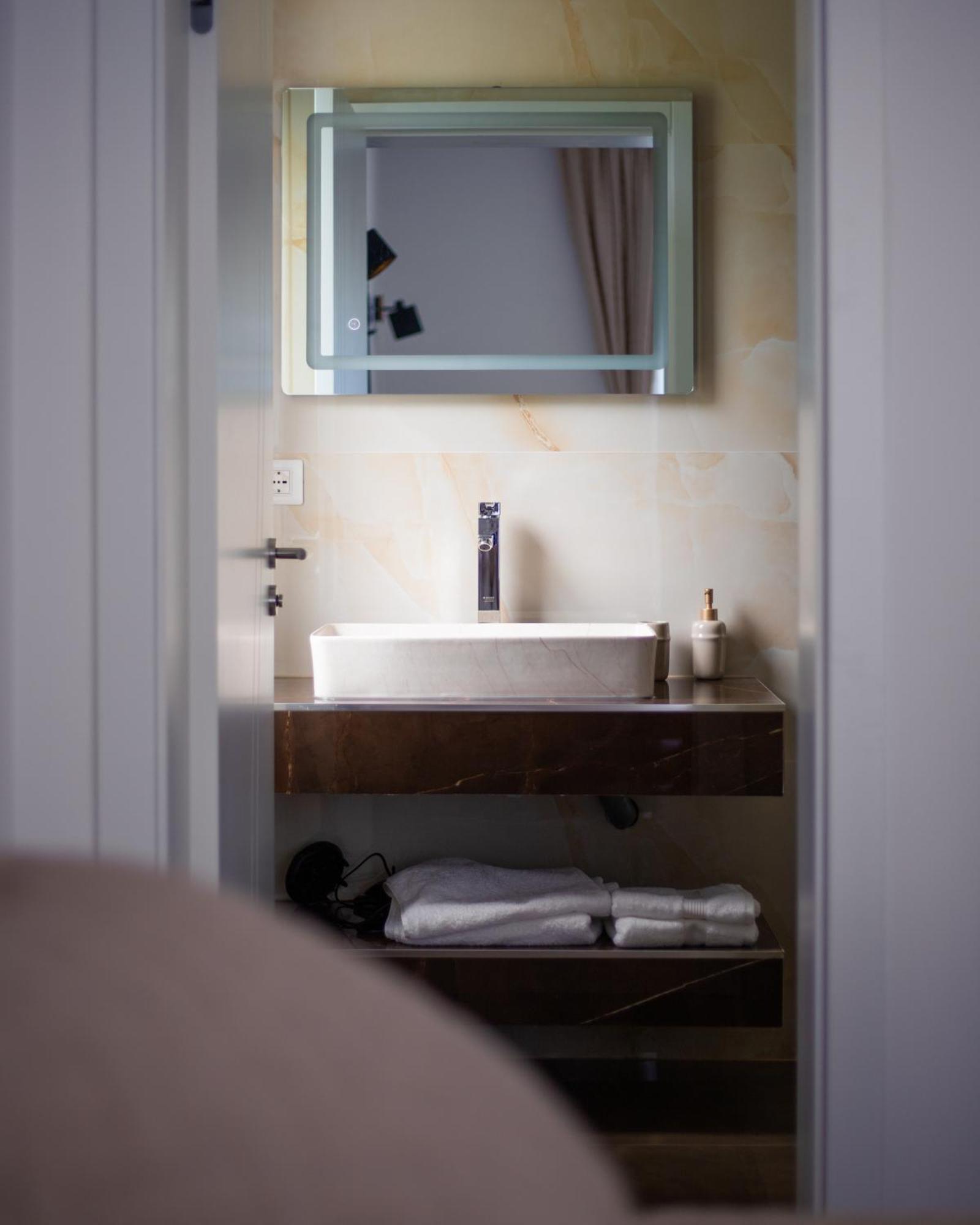 Bed and breakfast White House Radac Peja Extérieur photo